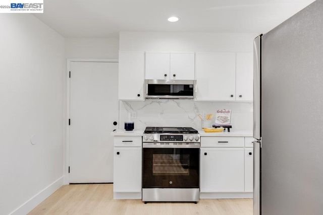 1210 Kendall Ct, Walnut Creek, CA 94595