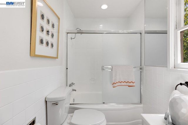 1210 Kendall Ct, Walnut Creek, CA 94595