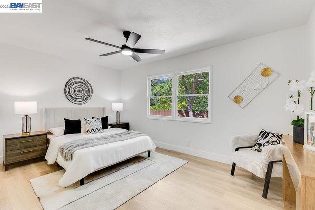 1210 Kendall Ct, Walnut Creek, CA 94595