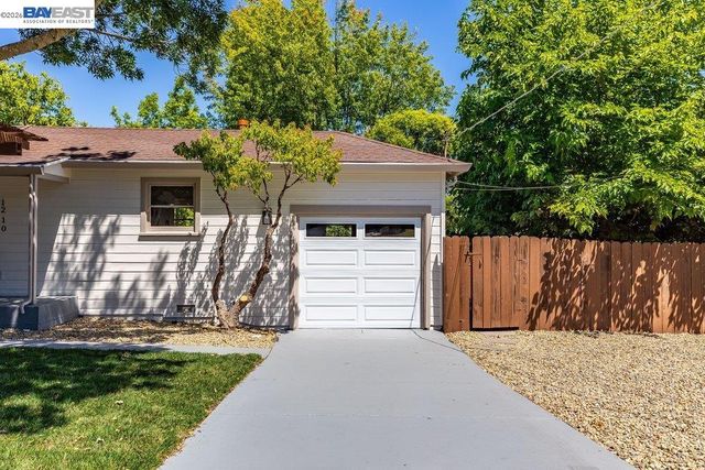 1210 Kendall Ct, Walnut Creek, CA 94595