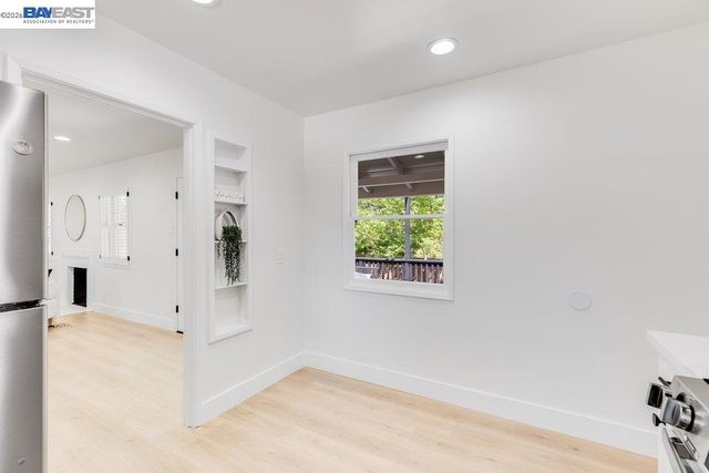 1210 Kendall Ct, Walnut Creek, CA 94595