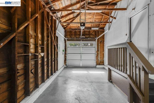 1210 Kendall Ct, Walnut Creek, CA 94595