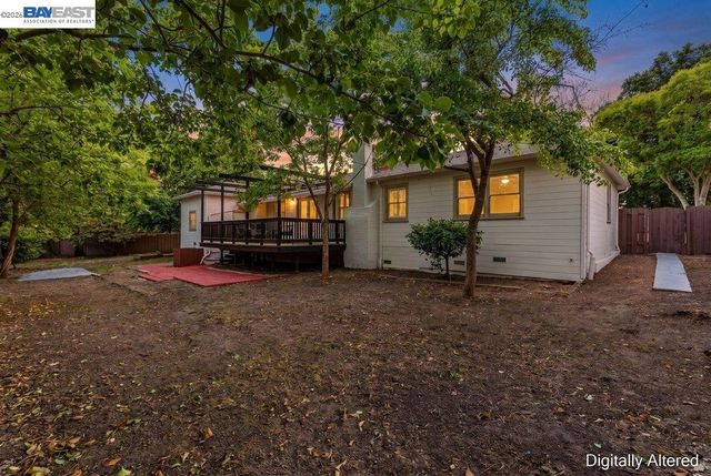 1210 Kendall Ct, Walnut Creek, CA 94595