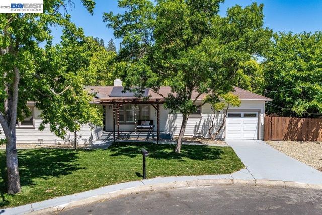 1210 Kendall Ct, Walnut Creek, CA 94595