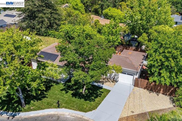 1210 Kendall Ct, Walnut Creek, CA 94595