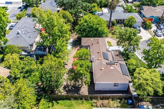 1210 Kendall Ct, Walnut Creek, CA 94595