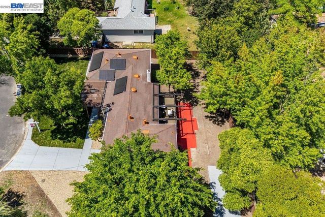 1210 Kendall Ct, Walnut Creek, CA 94595