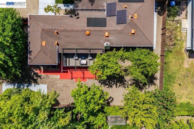 1210 Kendall Ct, Walnut Creek, CA 94595
