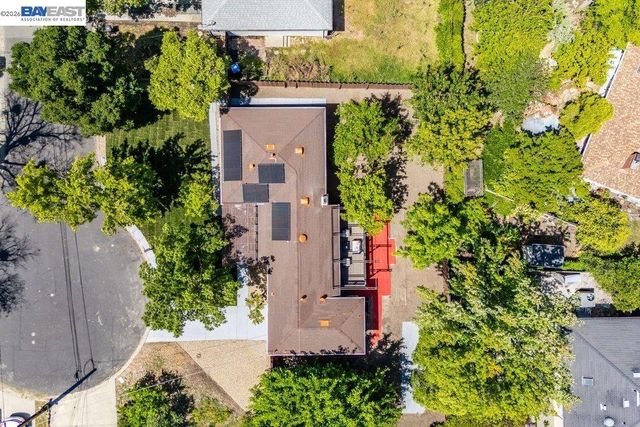 1210 Kendall Ct, Walnut Creek, CA 94595