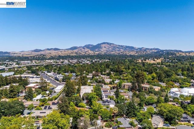 1210 Kendall Ct, Walnut Creek, CA 94595