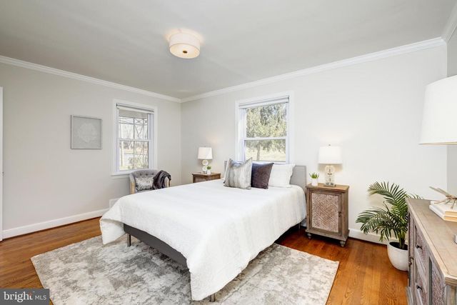 2900 LINDEN LN, Falls Church, VA 22042