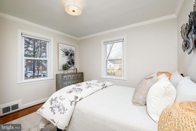 2900 LINDEN LN, Falls Church, VA 22042