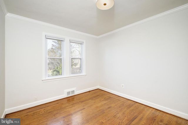 2900 LINDEN LN, Falls Church, VA 22042
