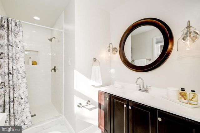 2900 LINDEN LN, Falls Church, VA 22042