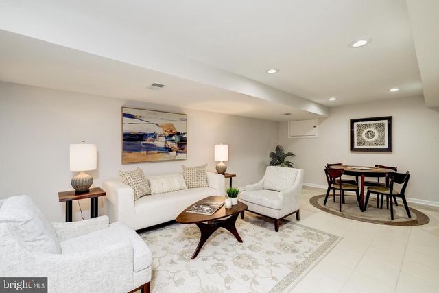 2900 LINDEN LN, Falls Church, VA 22042