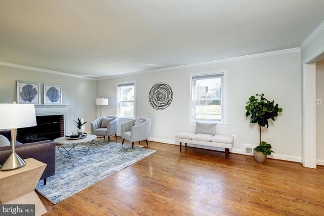 2900 LINDEN LN, Falls Church, VA 22042