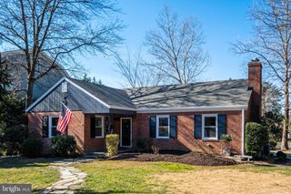 2900 LINDEN LN, Falls Church, VA 22042