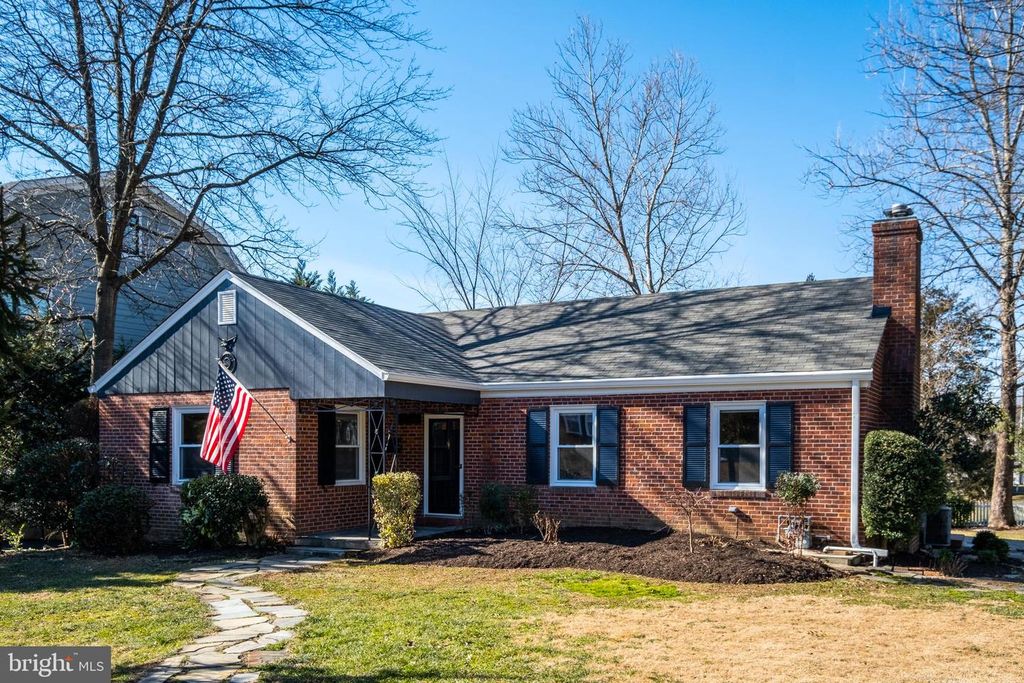 2900 LINDEN LN, Falls Church, VA 22042
