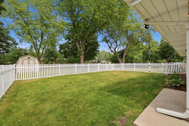 870 Dona Vista DRIVE, Waukesha, WI 53186