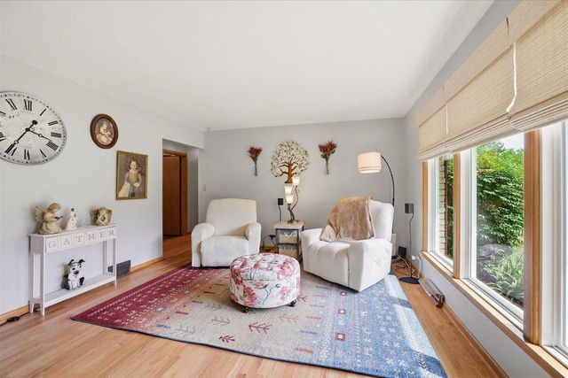 870 Dona Vista DRIVE, Waukesha, WI 53186