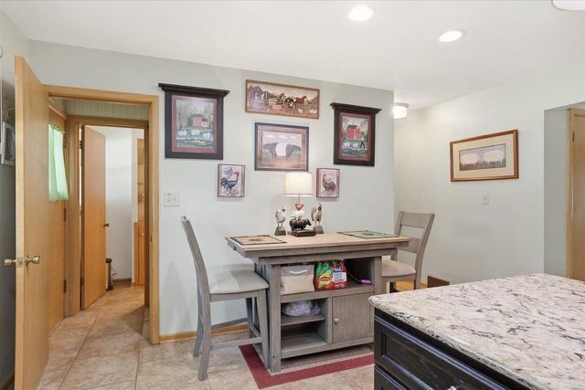 870 Dona Vista DRIVE, Waukesha, WI 53186