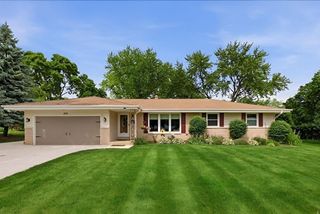 870 Dona Vista DRIVE, Waukesha, WI 53186