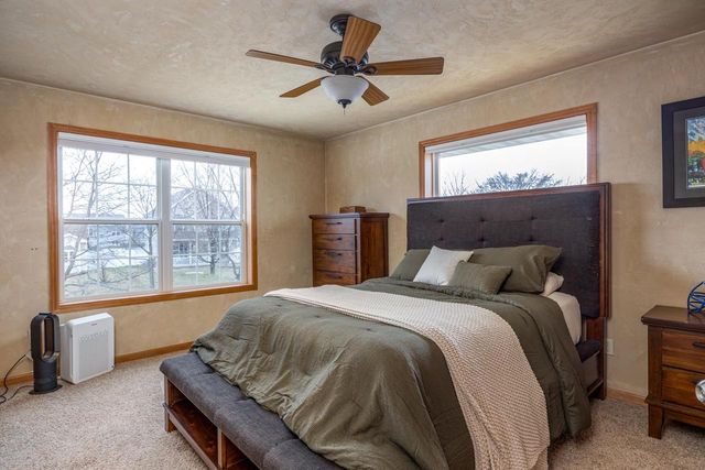 2642 MARATHON AVENUE, Neenah, WI 54956