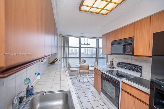 3530 Mystic Pointe Dr 1401, Aventura, FL 33180