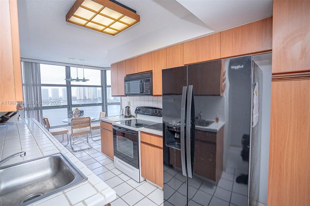 3530 Mystic Pointe Dr 1401, Aventura, FL 33180