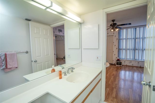 3530 Mystic Pointe Dr 1401, Aventura, FL 33180