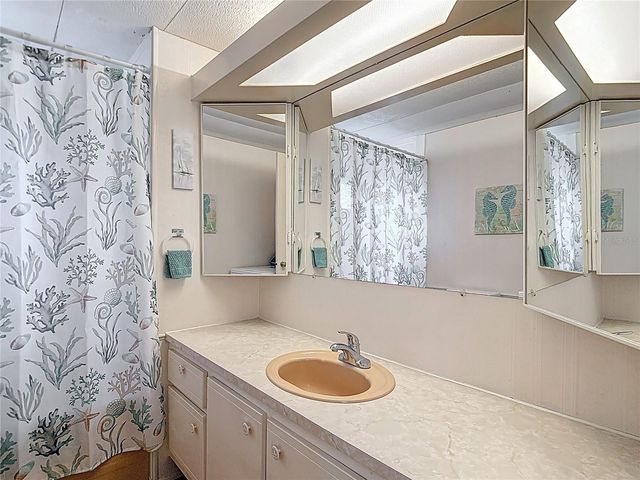 4061 58TH AVENUE N 224, St Petersburg, FL 33714