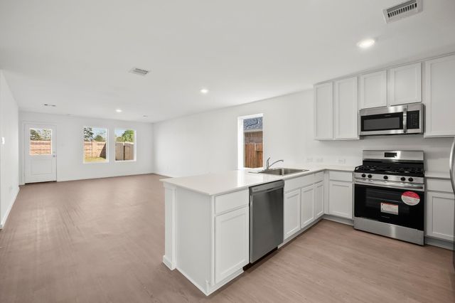 12118 Kellsway Court, Conroe, TX 77306