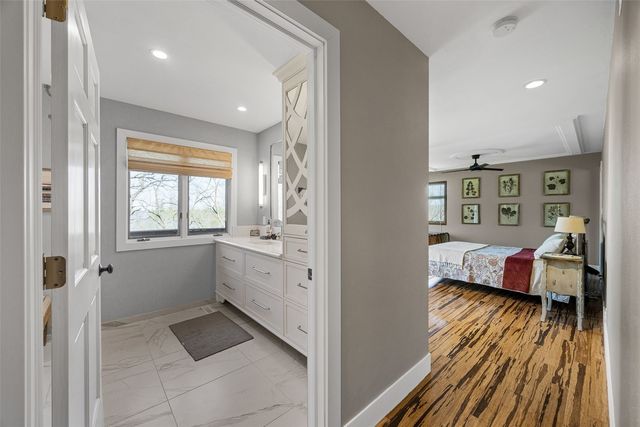 1896 Sunset Drive NE, Solon, IA 52333