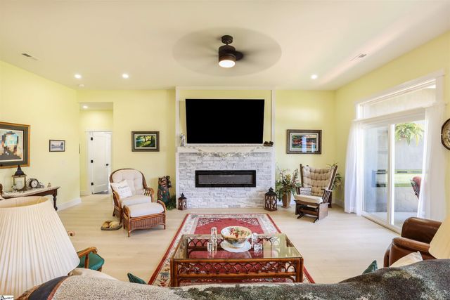 2925 Old Greenville Highway, Central, SC 29630