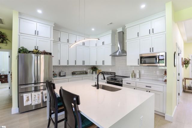 2925 Old Greenville Highway, Central, SC 29630