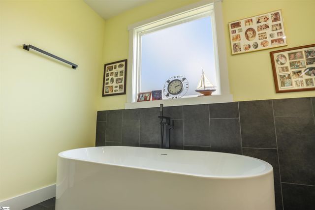 2925 Old Greenville Highway, Central, SC 29630
