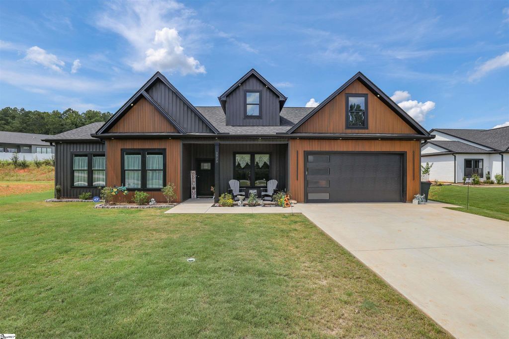 2925 Old Greenville Highway, Central, SC 29630