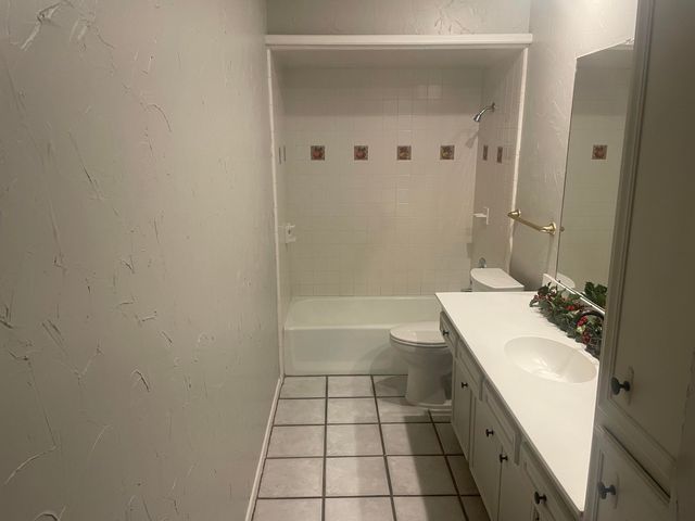 8606 Knoxville Avenue, Lubbock, TX 79423