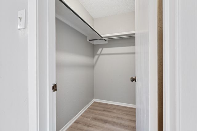 8606 Knoxville Avenue, Lubbock, TX 79423