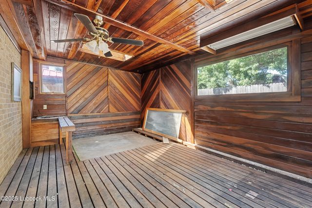 8606 Knoxville Avenue, Lubbock, TX 79423