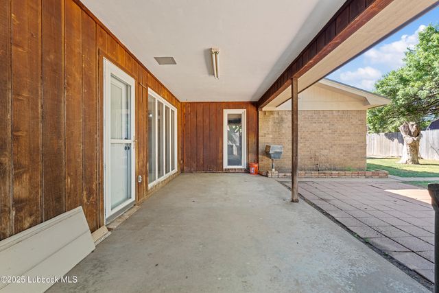 8606 Knoxville Avenue, Lubbock, TX 79423