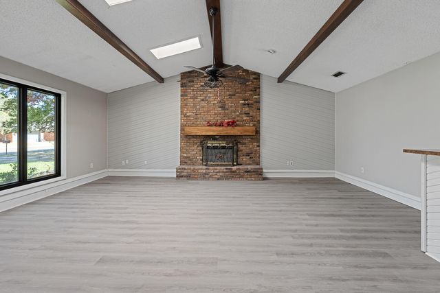 8606 Knoxville Avenue, Lubbock, TX 79423