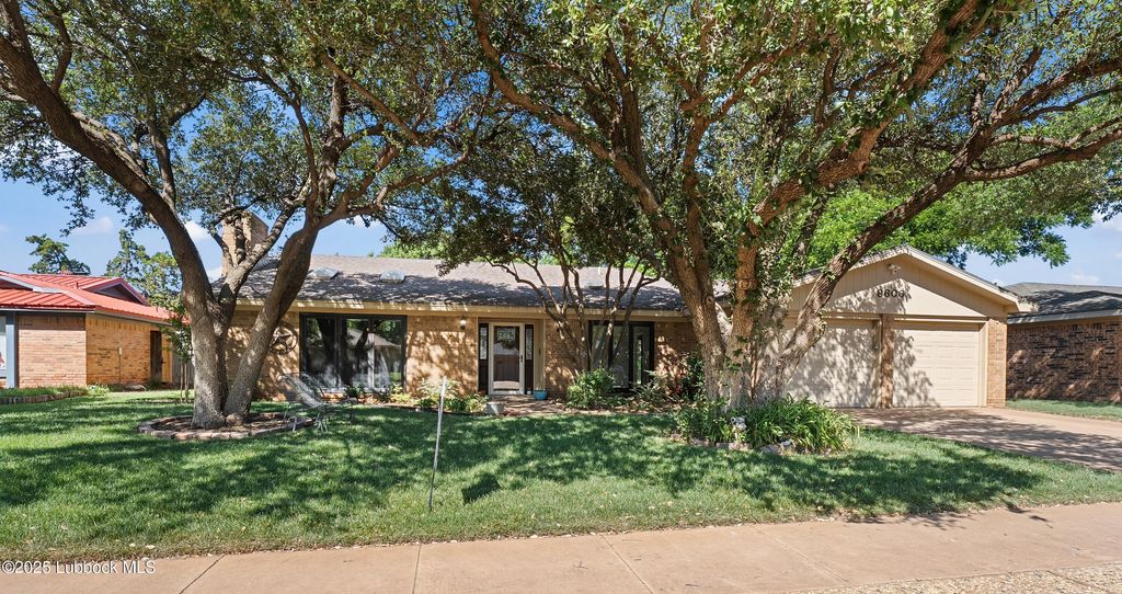 8606 Knoxville Avenue, Lubbock, TX 79423