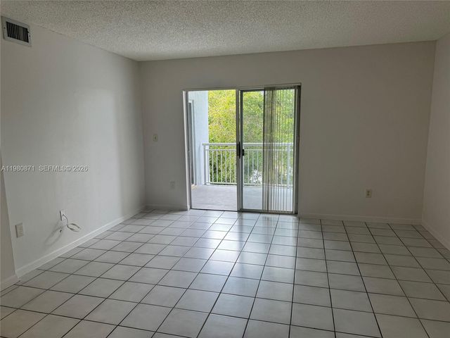 8560 SW 212th St 306, Cutler Bay, FL 33189