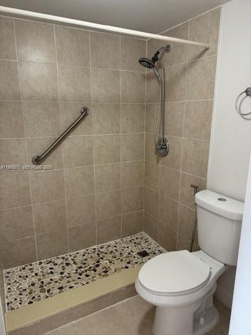 8560 SW 212th St 306, Cutler Bay, FL 33189