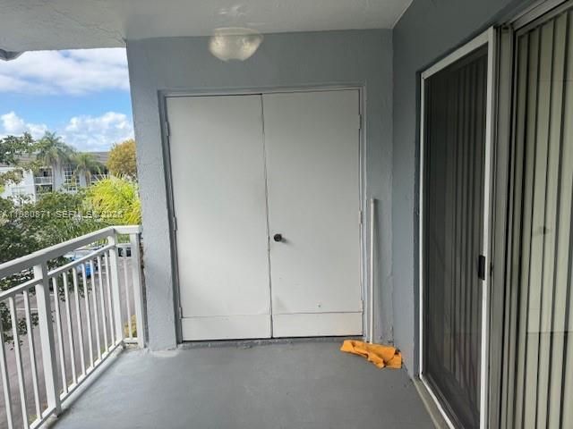 8560 SW 212th St 306, Cutler Bay, FL 33189