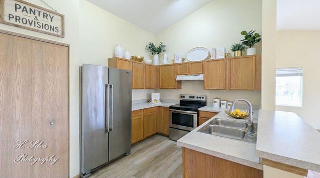 1431 Silverstone Drive 1431, Carpentersville, IL 60110