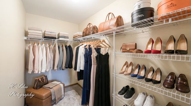 1431 Silverstone Drive 1431, Carpentersville, IL 60110