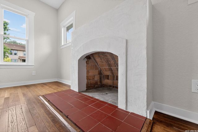 619 W Kings Hwy, San Antonio, TX 78212