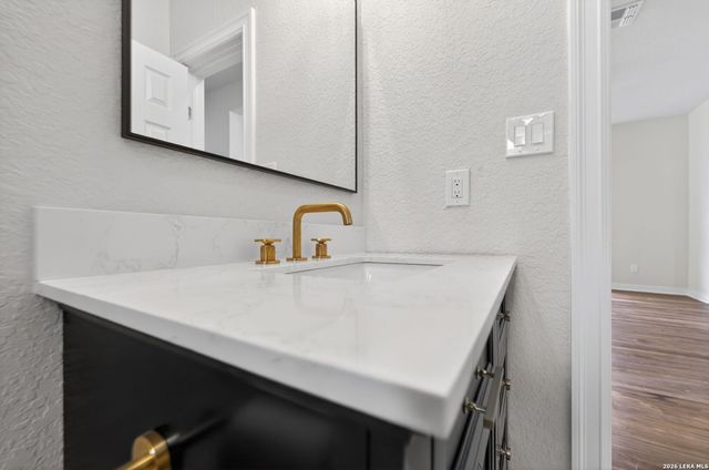 619 W Kings Hwy, San Antonio, TX 78212